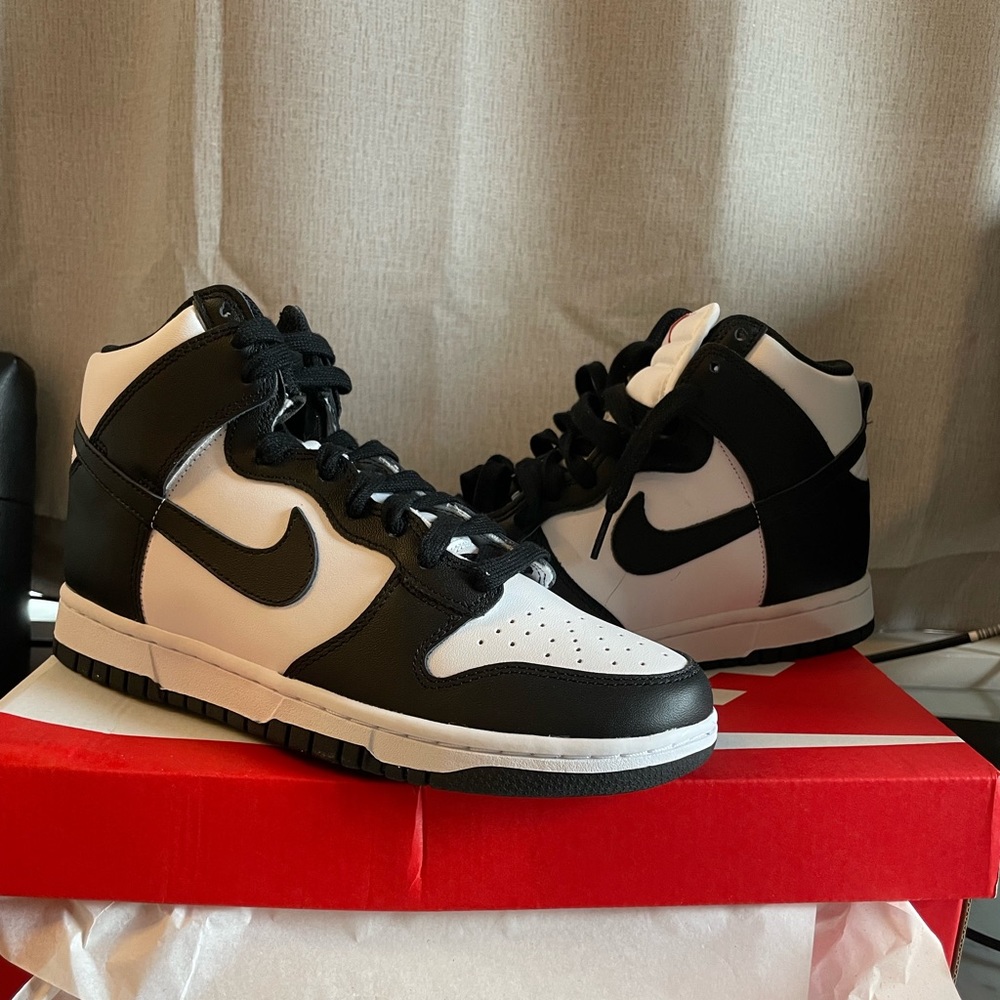 New in Box Unisex Nike Dunk High
